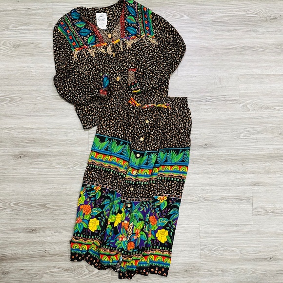 Vintage 2-Piece Set | LA Sport by Lori Ann Skirt and Jacket Set Vibrant Pattern - Picture 2 of 14